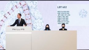Phillips Nov 2022 HK auction Auctioneer Benoît Repellin selling lot 602