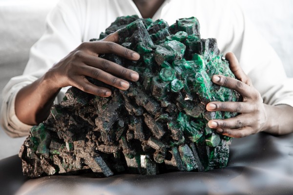 Miner expects unprecedented price for high-quality mass of vivid green rock.
