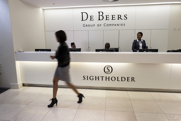 De Beers Turns to Tech as Layoffs Loom