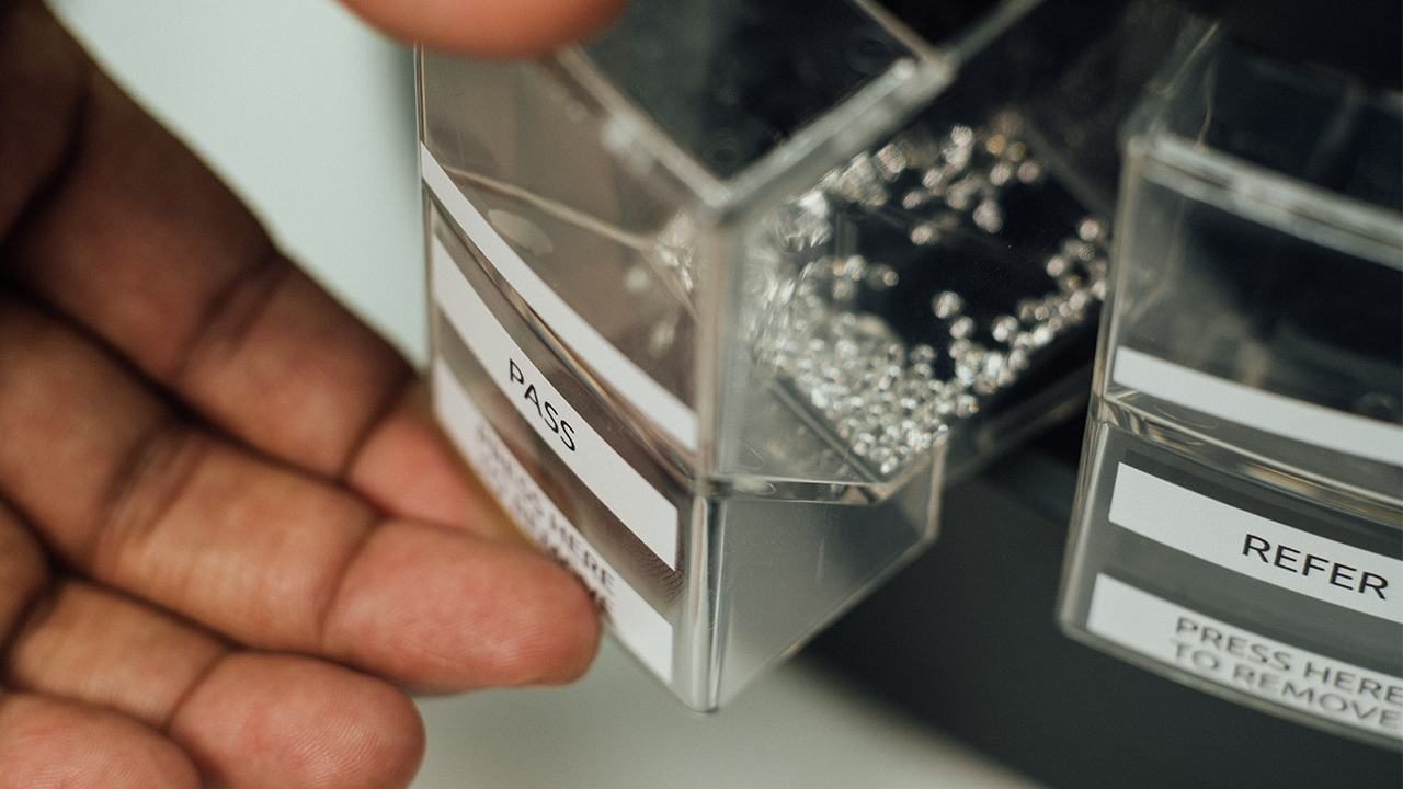 De Beers changes their tune, debuts lab-grown diamonds - The Hustle
