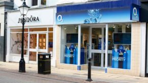 A Pandora store in Harrogate, UK. (Shutterstock)
