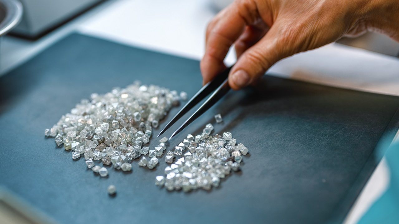 Rough diamond sorting credit Shutterstock 1280