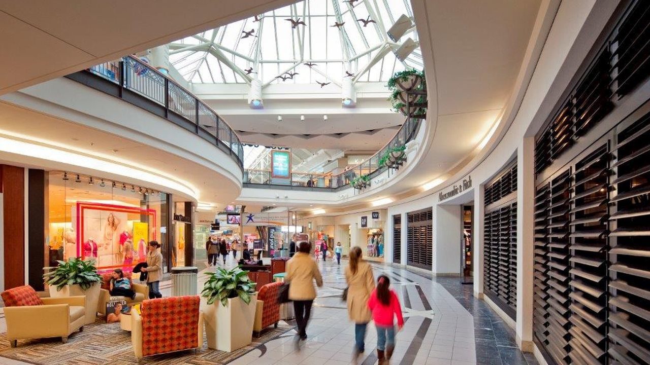 Consumer Confidence shopping mall Marlborough MA credit Flickr