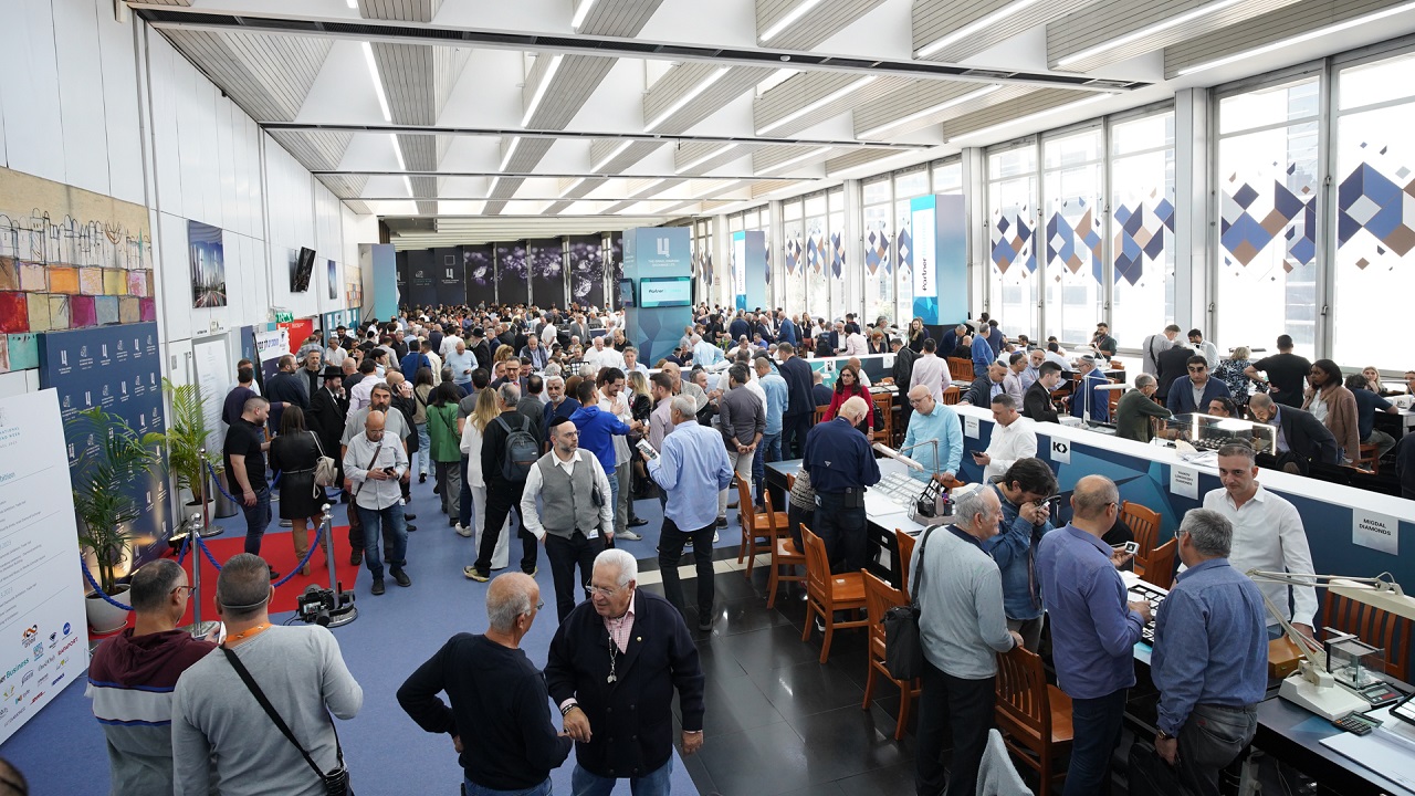 Trade fair welcomes record 450 buyers from over 40 countries.
