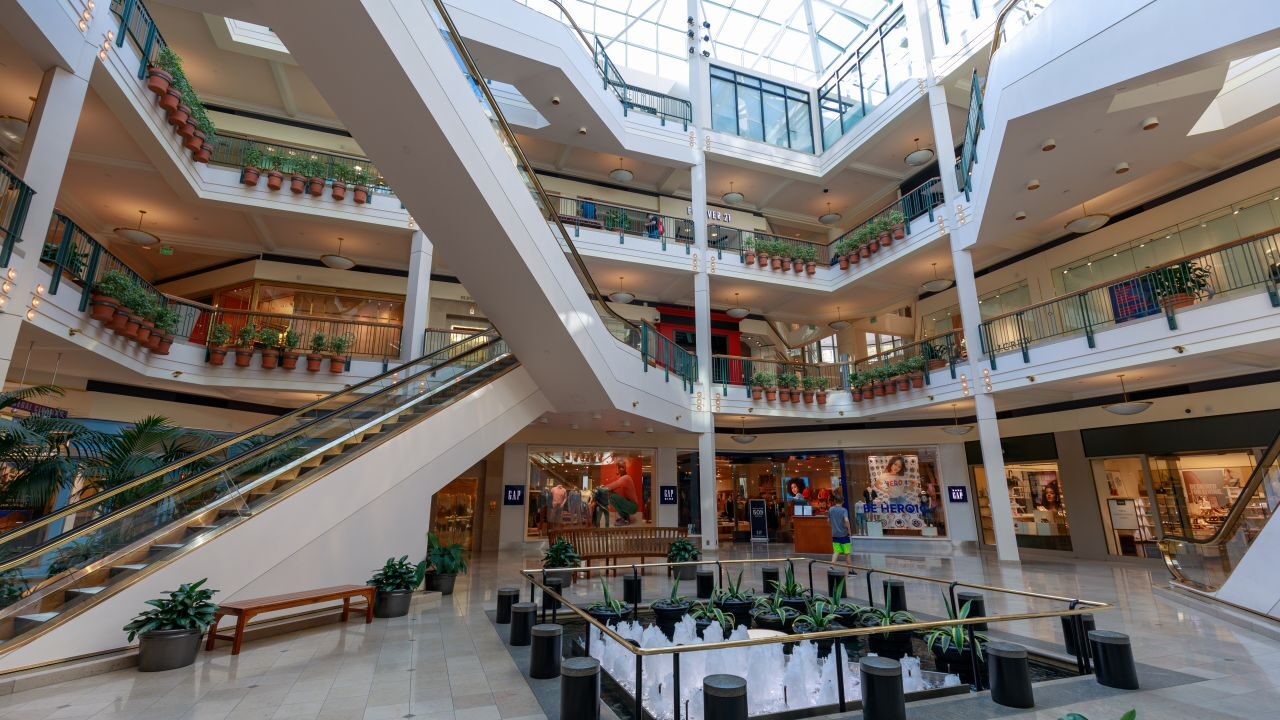 shopping mall in Portland Oregon credit Artyooran/Shutterstock