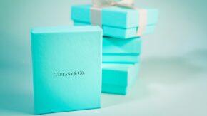 Tiffany jewelry boxes credit Shutterstock 1280 used 041323