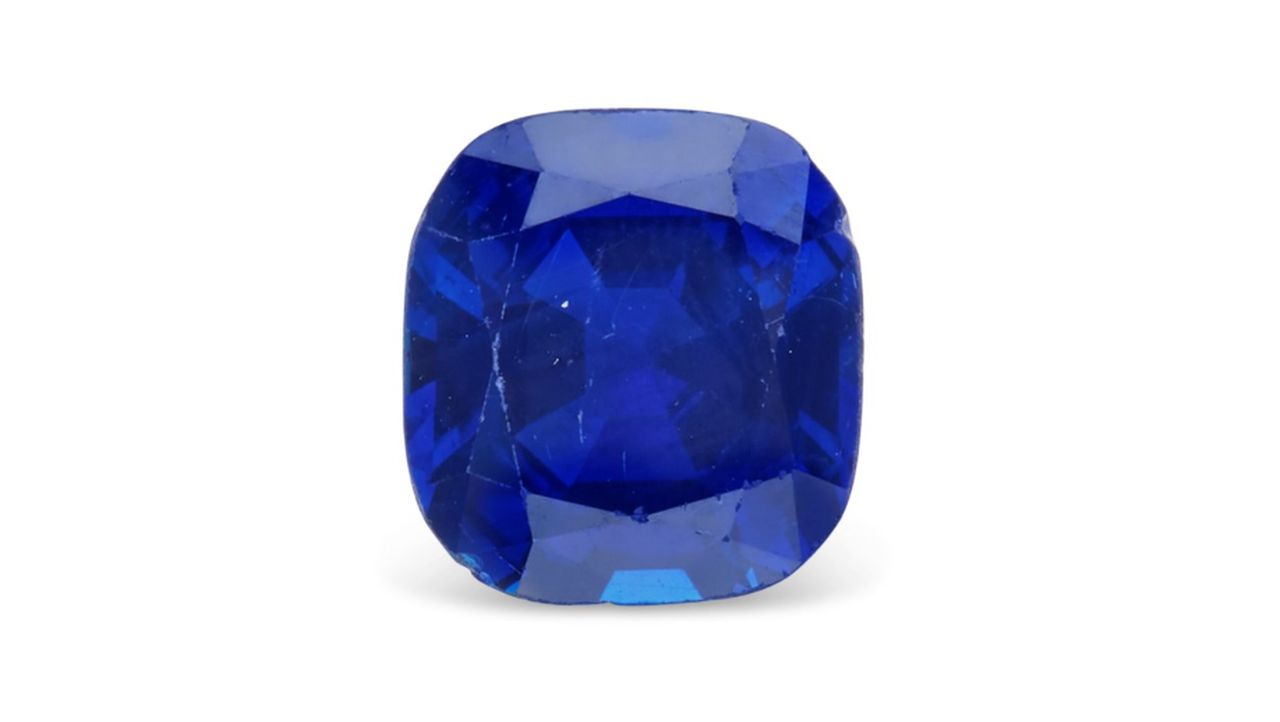 <p>Kashmir sapphire weighing 7.58 carats fetches $1 million — more than double its upper estimate.</p>  