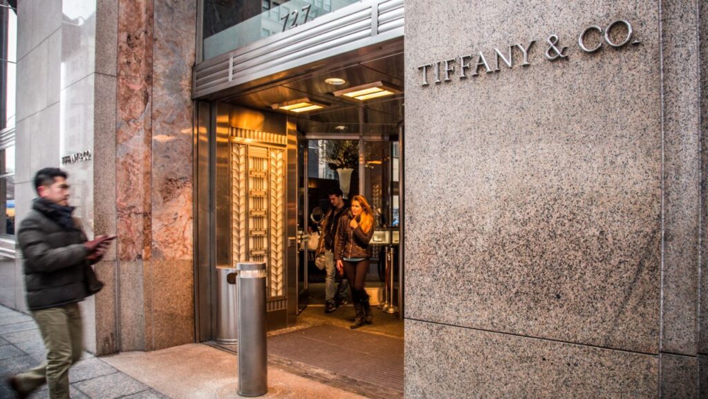 Tiffany NY Flagship Credit Shutterstock 1280 1024x577 