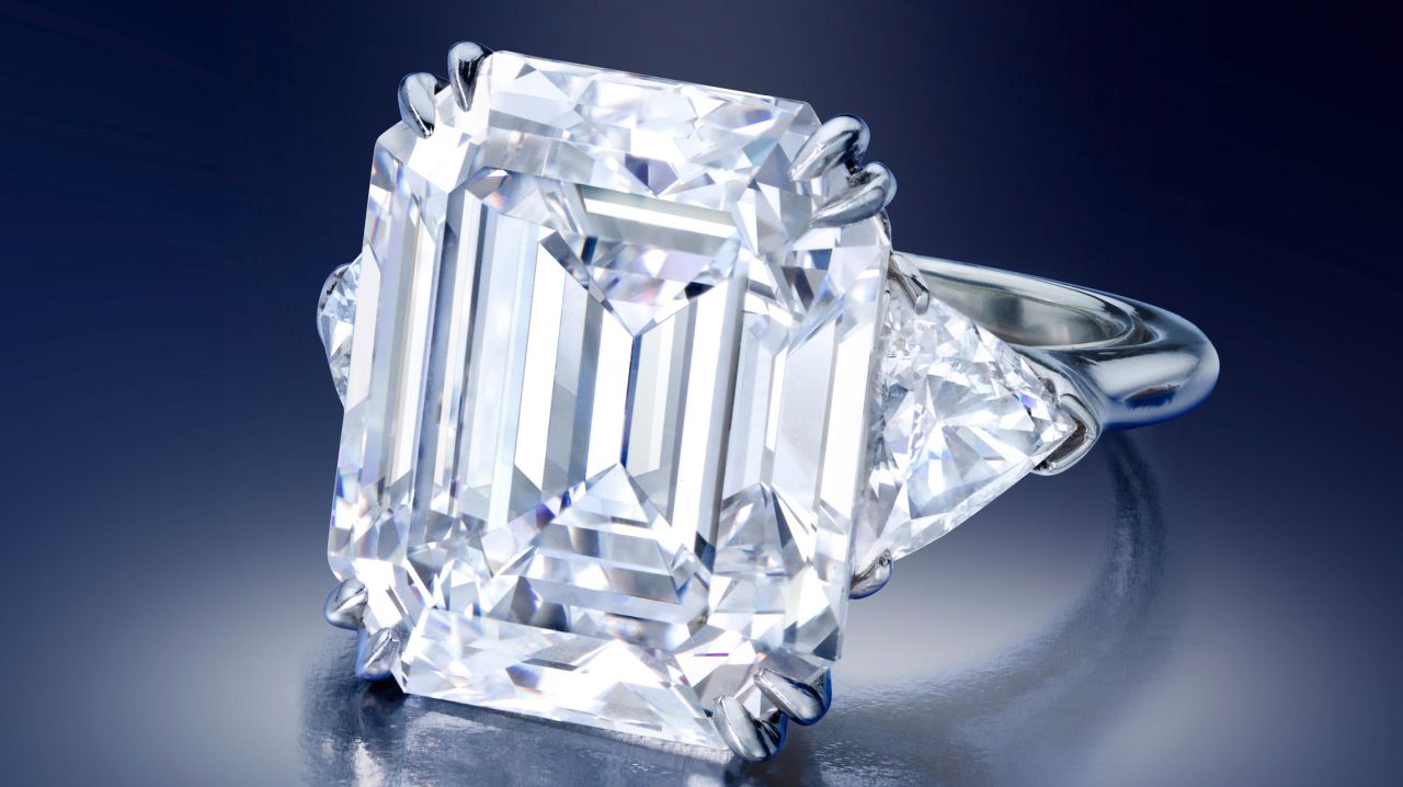 Top item is Harry Winston diamond ring with high estimate of $900,000.
