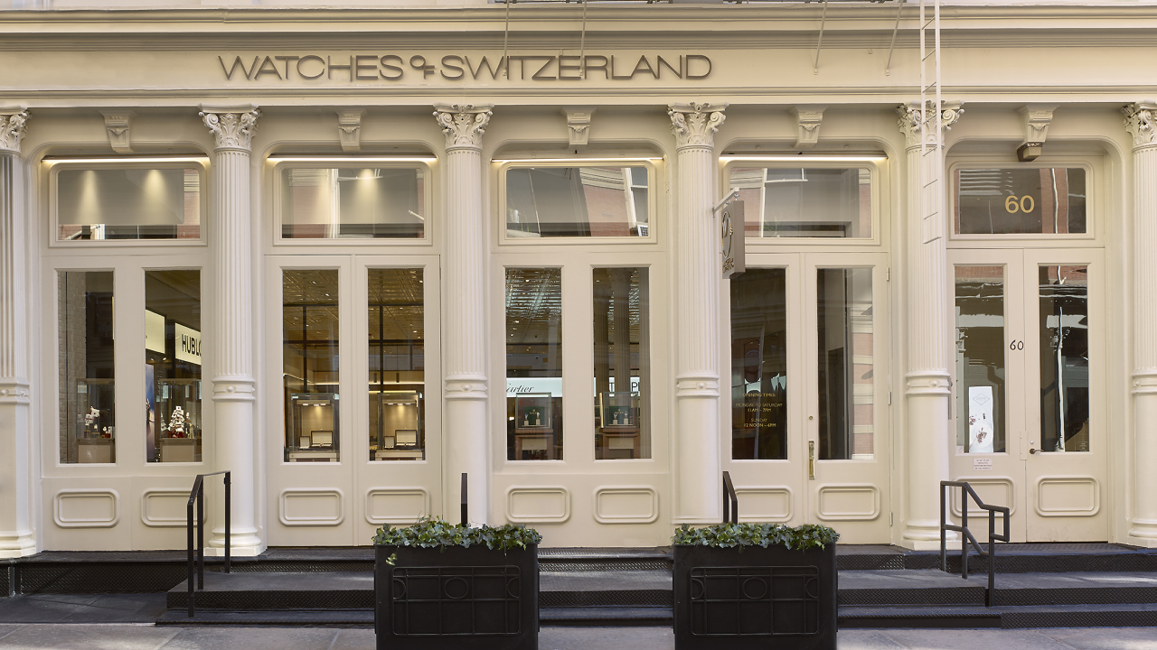A Watches of Switzerland store in Soho 1280 USED 191123