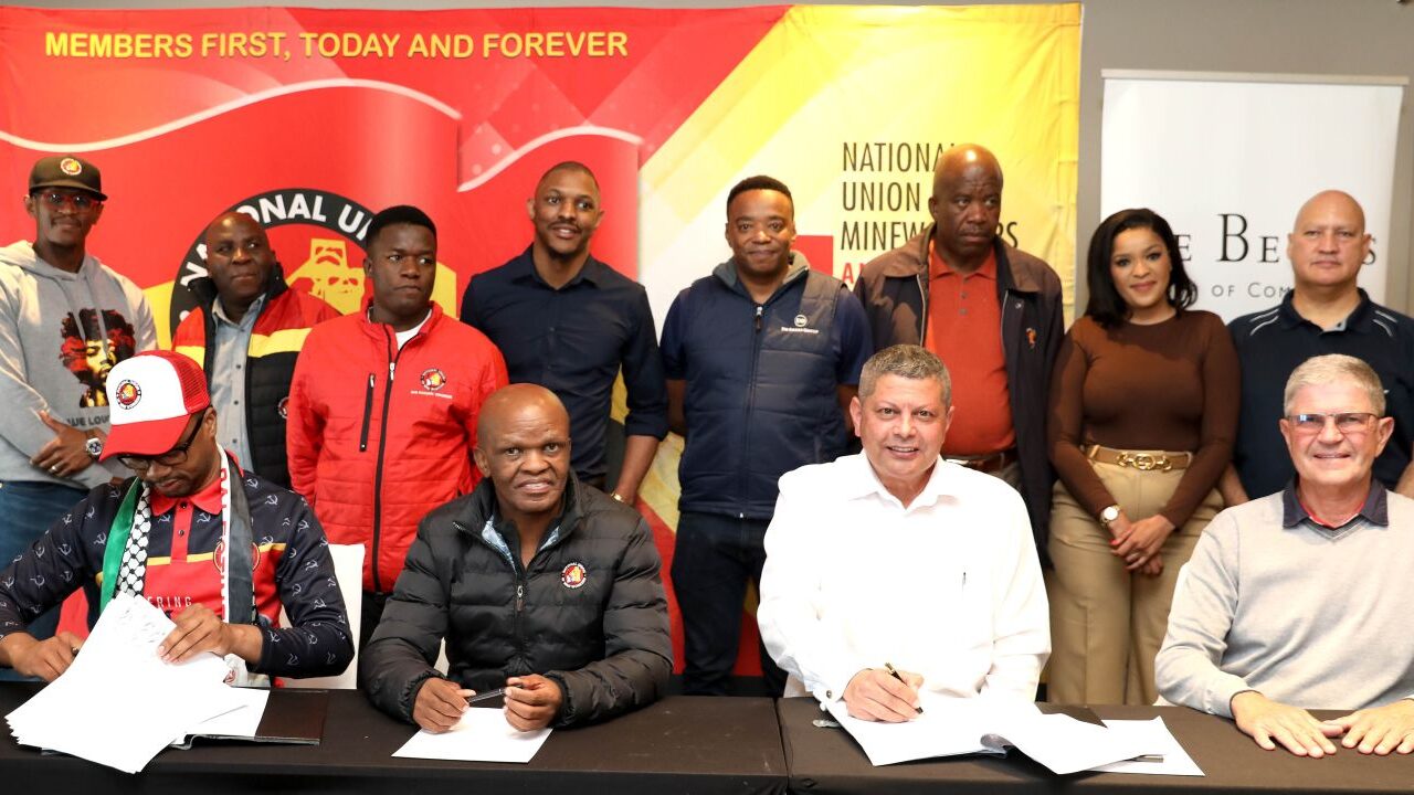 De Beers NUM signing of agreement 1280 USED 051123