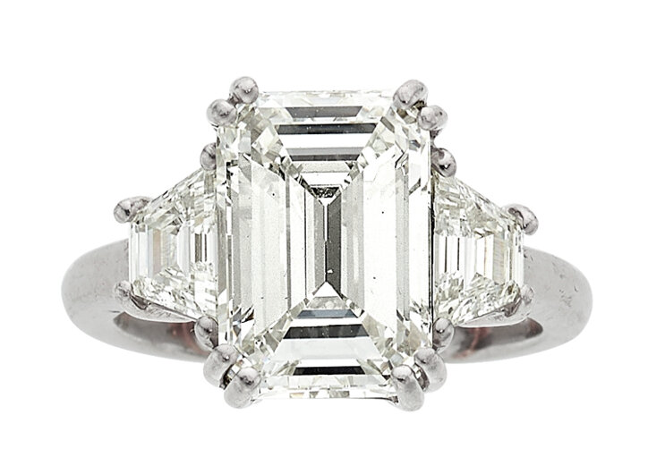 4.62-carat, H-color, VS1-clarity diamond ring