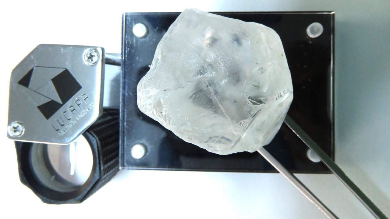 Diamond is third-largest recovered from Angola site.
