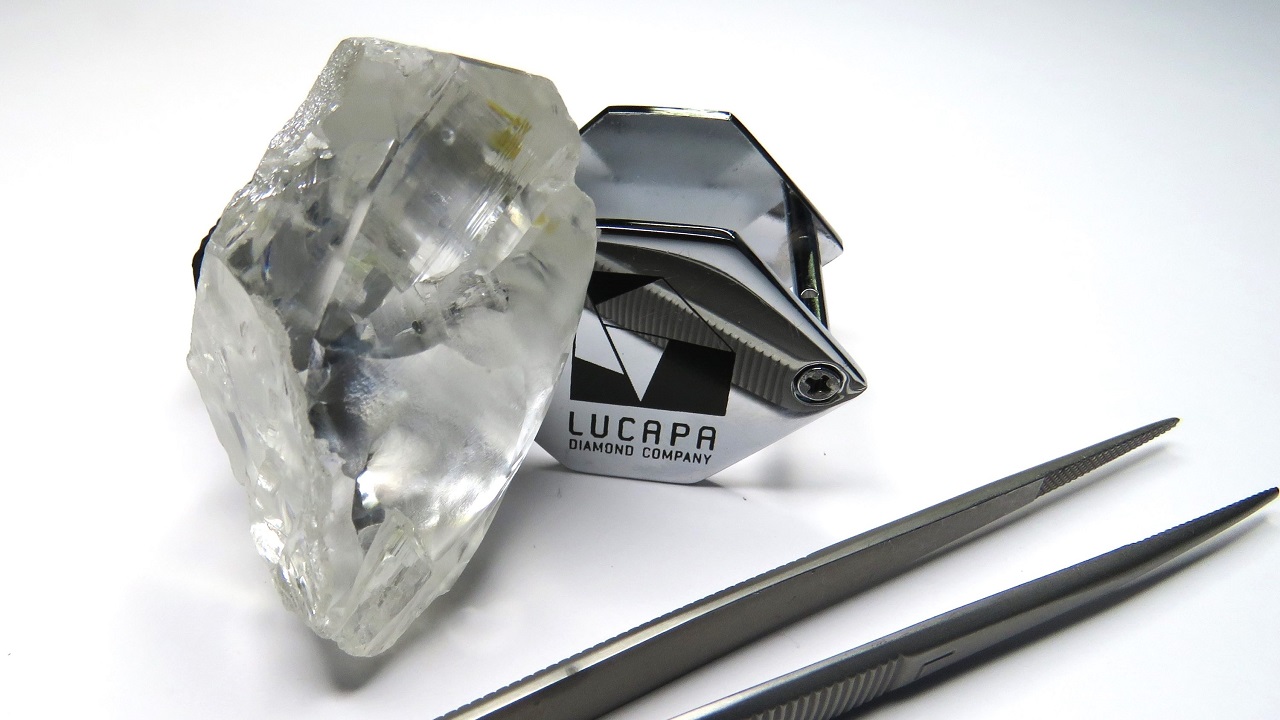 Diamond is second-largest ever recovered from deposit.
