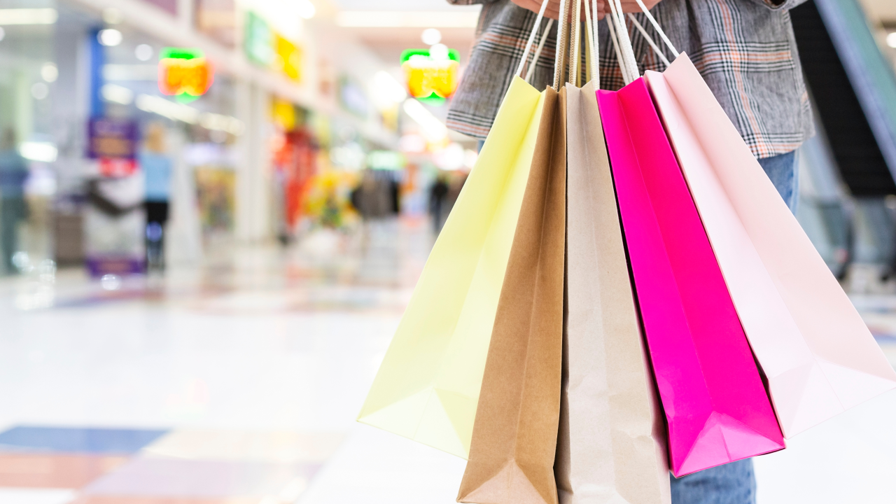 US retail woman shopping at mall NRF credit Shutterstock 1280 USED 161123