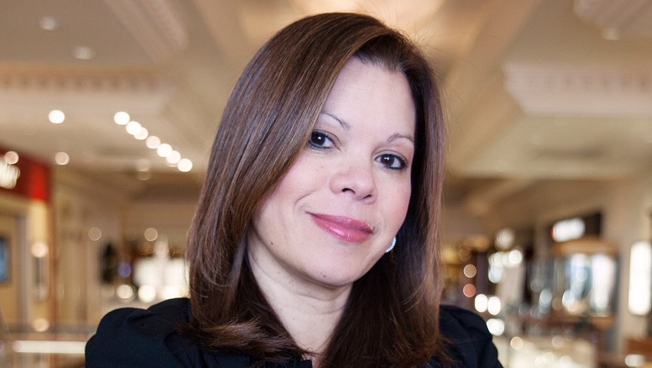 Aida Alvarez becomes jeweler’s senior vice president of revenue for the Americas.
