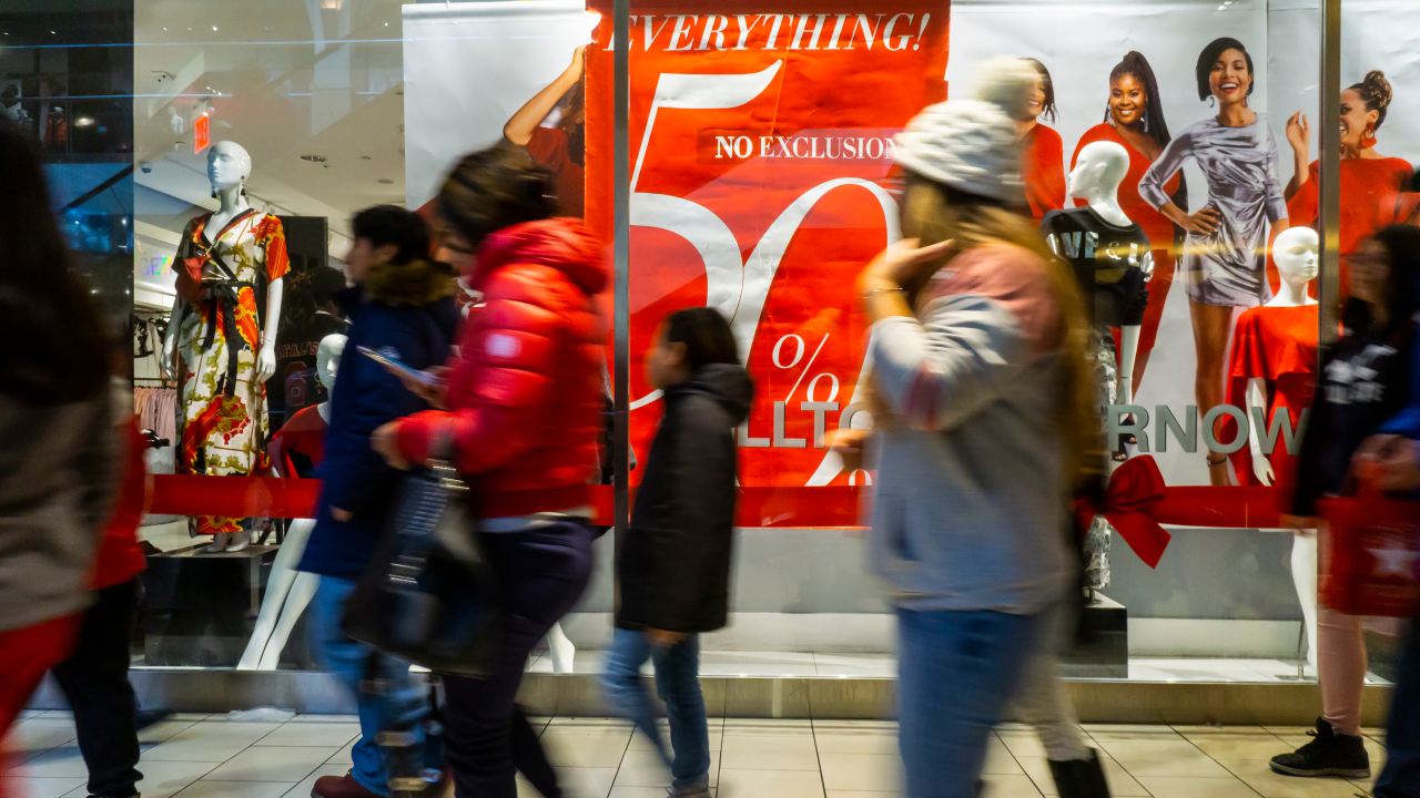 Shoppers at the Queens Center Mall in New York on Super Saturday 2018 1280 USED 141223