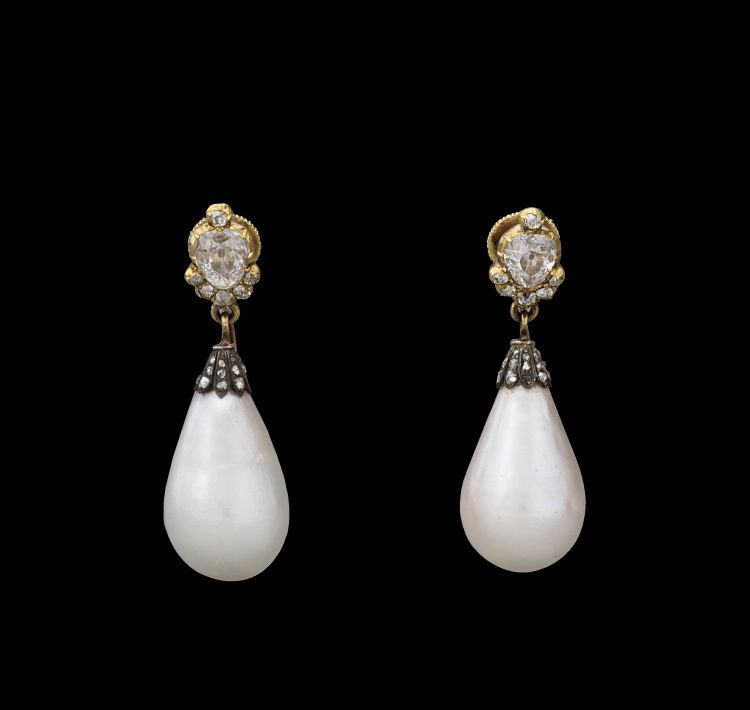 Gold, silver, natural pearl, and diamond earrings attributed to Nitot, early 19th century. Photo: Muse?e du Louvre, Paris.