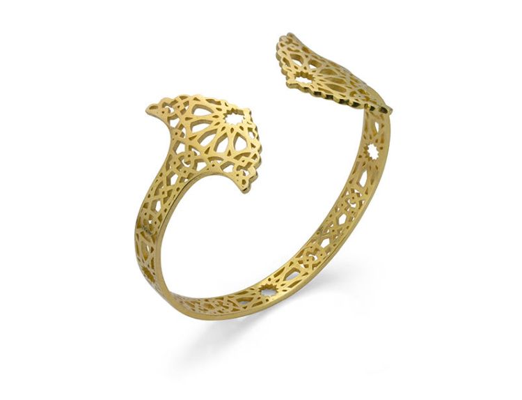 Moshabak cuff in 18-karat gold. (Sanaz Doost)