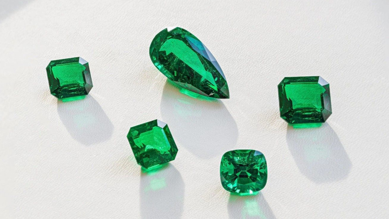 Image Polished emeralds