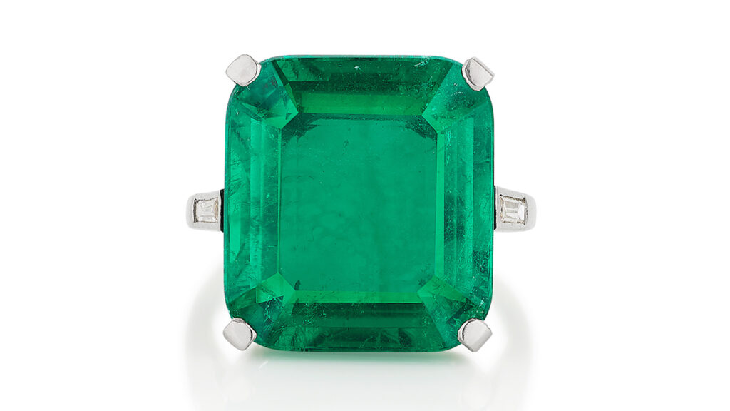 emerald and diamonds ring