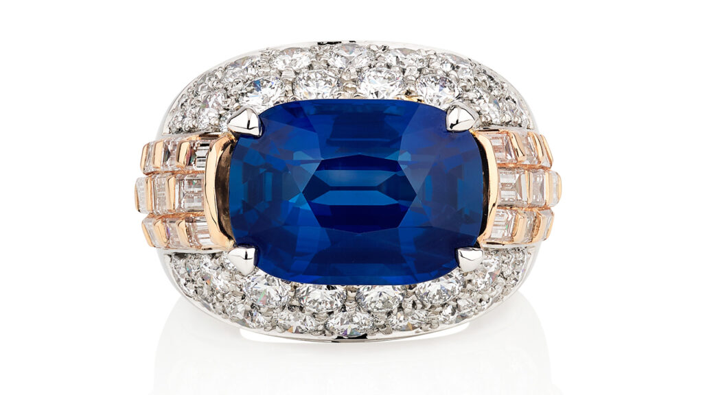 Kashmir sapphire and diamonds ring