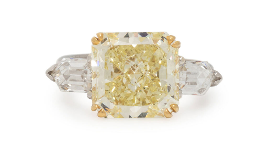 Fancy-yellow diamond ring at Freeman’s | Hindman auction image