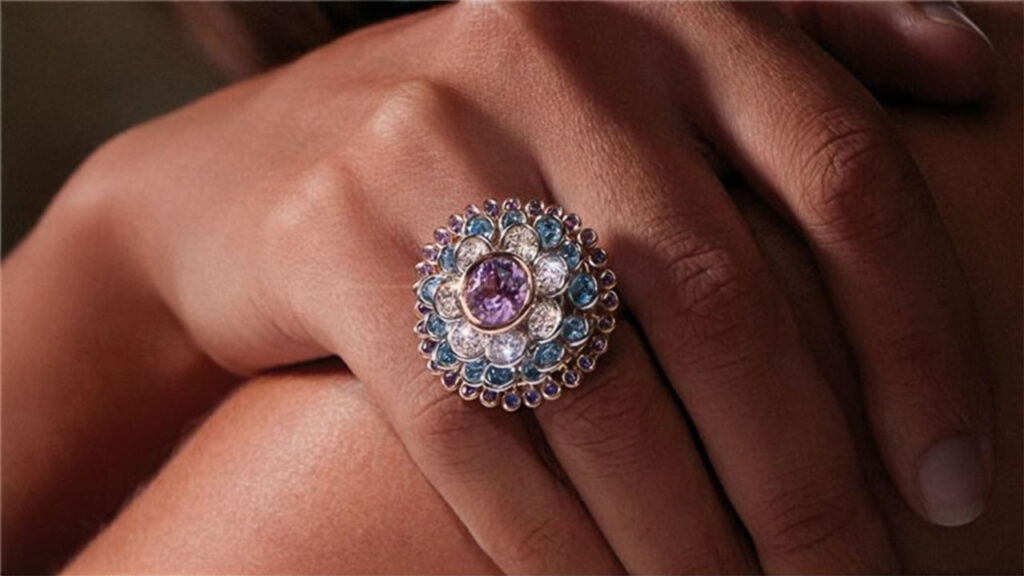 Ring in 18-karat rose gold and platinum, set with a Madagascan no-heat purple sapphire, diamonds, Montana teal sapphires, and purple sapphires by Ming image