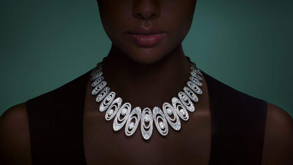 Model wearing the 1963 diamond necklace from Graff image