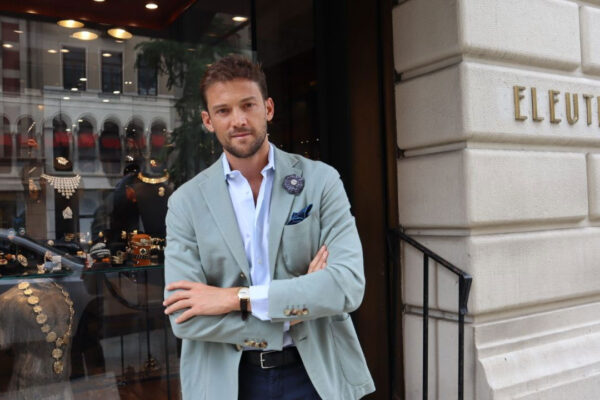 Eleuteri owner Wagner Eleuteri outside one of the jeweler’s stores image