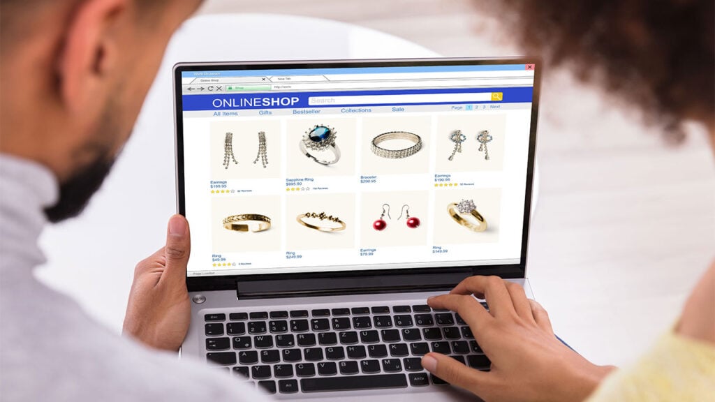 A couple shopping for jewelry online image