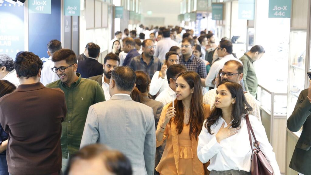 Visitors at the IIJS Bharat – Signature show by Gem & Jewellery Export Promotion Council image