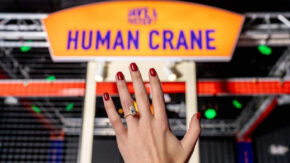 The Human Crane game at Dave & Buster's image