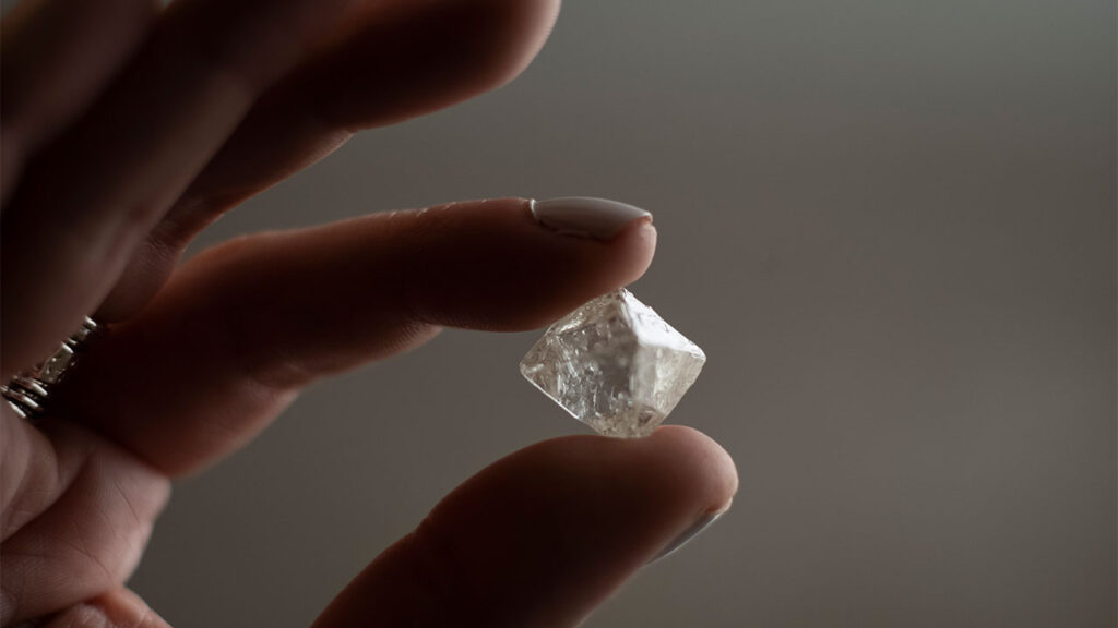 1280-Large-25-carat-rough-diamond-in-diamond-displays-at-De-Beers-Group-offices,-Calgary-20260529173011