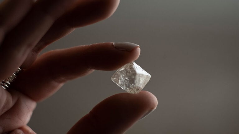 1280-Large-25-carat-rough-diamond-in-diamond-displays-at-De-Beers-Group-offices,-Calgary-20260529173011