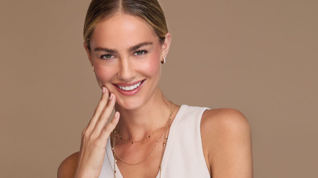 Model wearing Armadani jewelry image