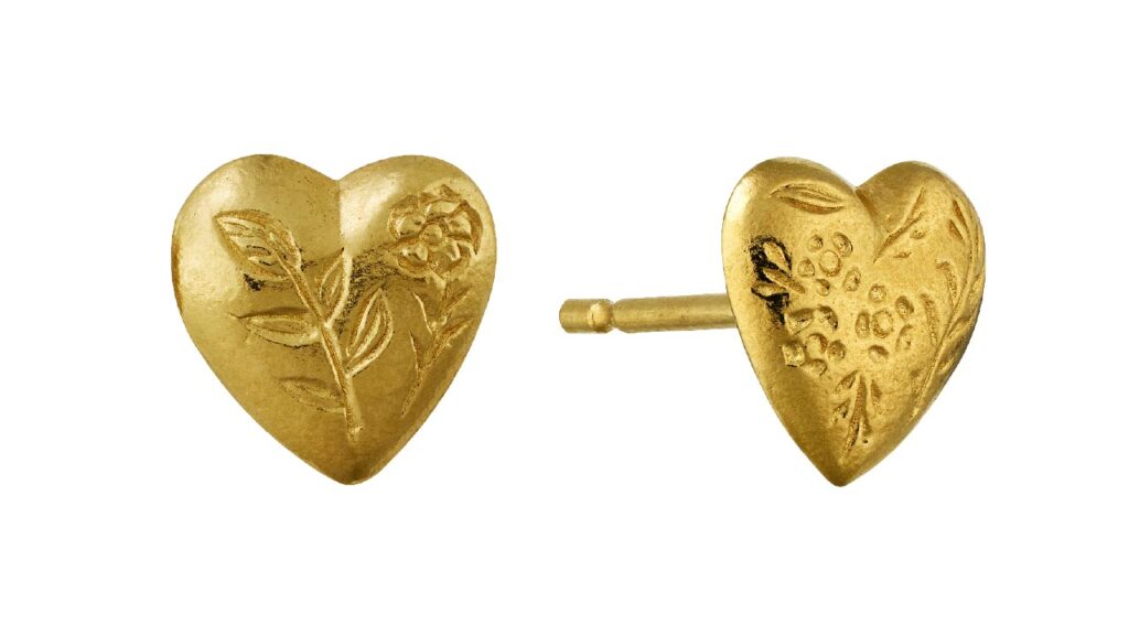 Floral Engraved Heart stud earrings in gold image