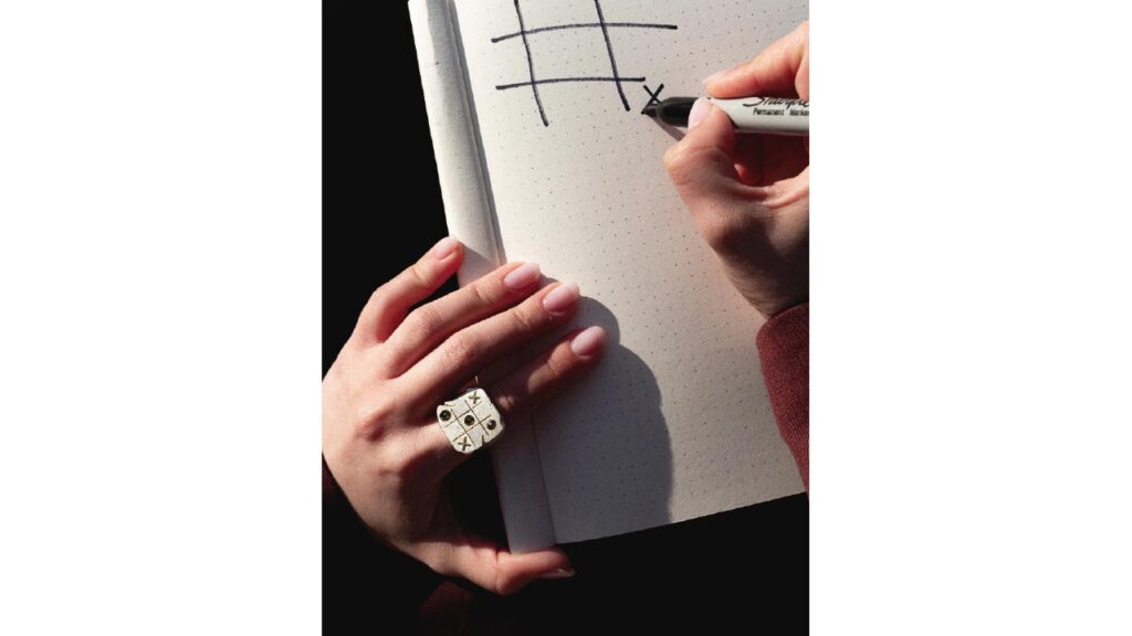 Tic Tac Toe ring by Joule Project image
