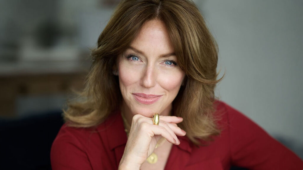 Elle Hill portrait image