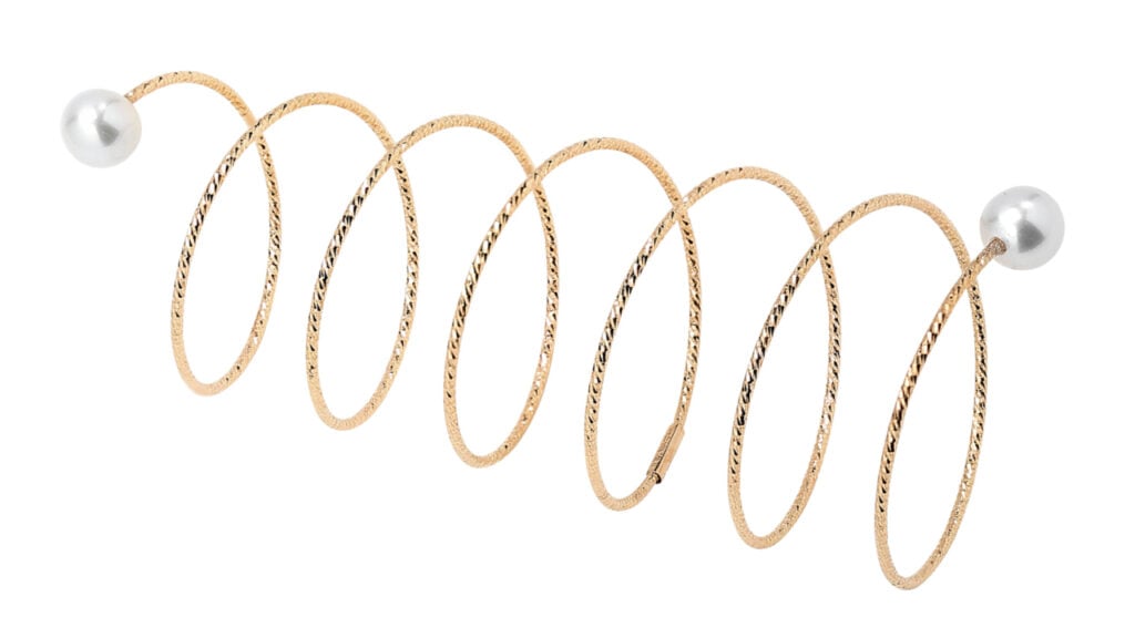 Magic Wire ring in gold with pearls image