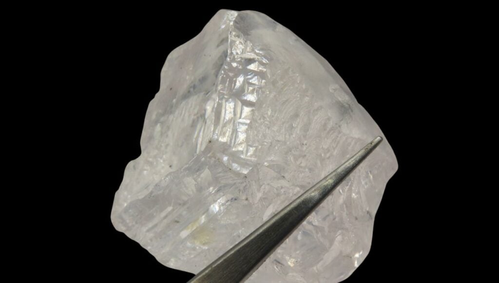 203-carat diamond discovered at Lucapa Diamond Company’s Lulo alluvial mine in Angola image