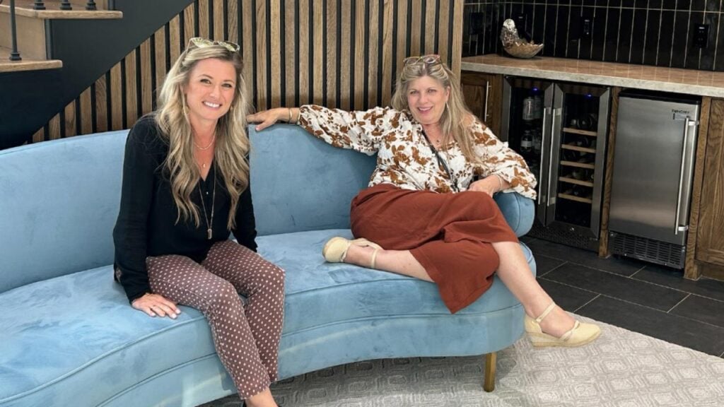 Gustafson (right) and her daughter, Melissa Nelson image