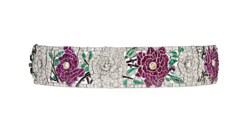 Fleurs Enlacées Roses Rouges et Blanches bracelet circa 1924 with diamonds rubies emeralds and onyx image