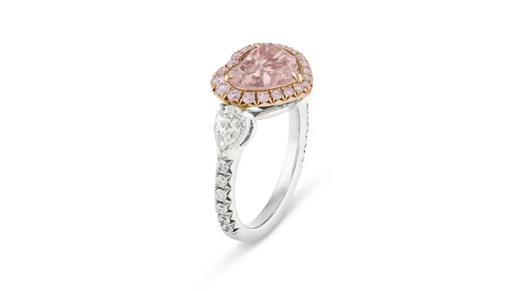 Ring bearing a heart modified brilliant-cut, 3.06-carat, fancy-pink, SI1 diamond at Christie's image