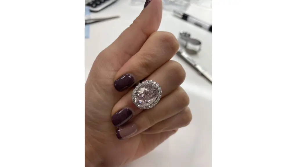 A ring with a pink diamond that RDI sourced image