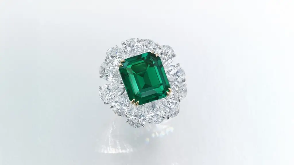 Ring with an octagonal step-cut Colombian emerald at Christie's image