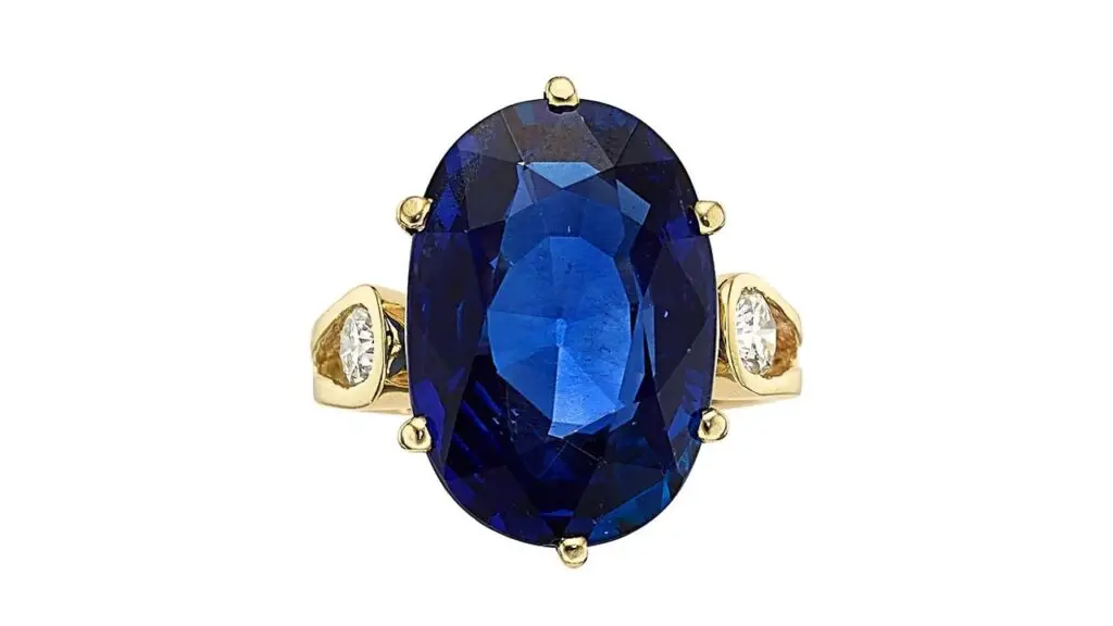 Oval-shaped sapphire ring at Heritage Auctions image