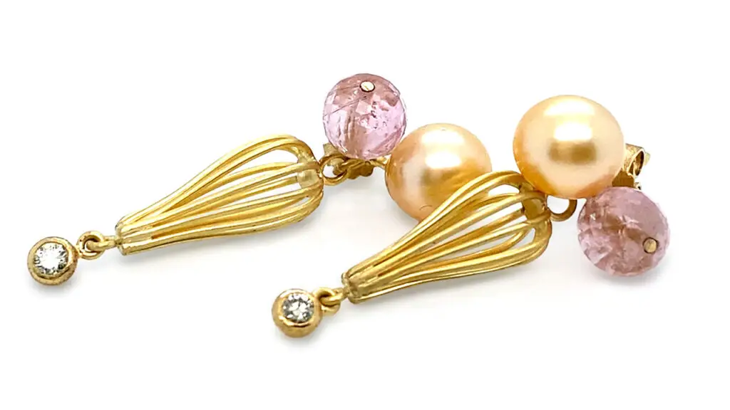 Lene Vibe pearl pendants image