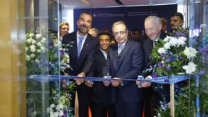 Cutting the ribbon to inaugurate the new, renovated lab at HRD Antwerp image
