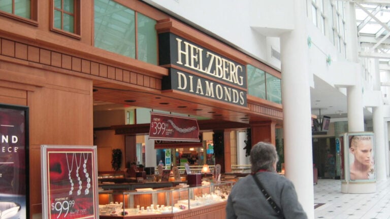 A Helzberg Diamonds store in Arlington, VA image